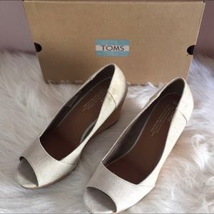 NIB Toms Tan Wedges!